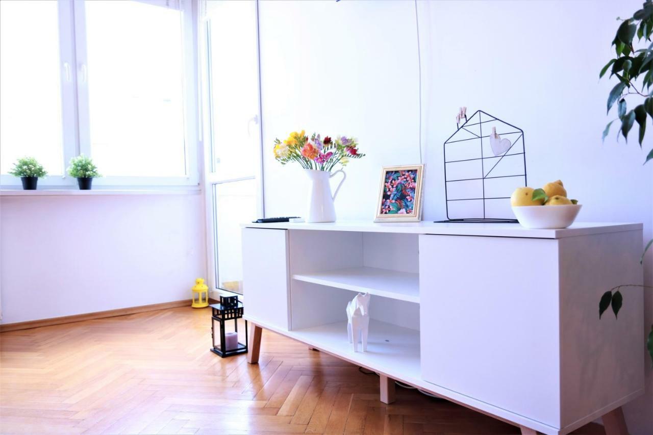 Cozy And Great Location By Cooee Apartments Варшава Екстер'єр фото